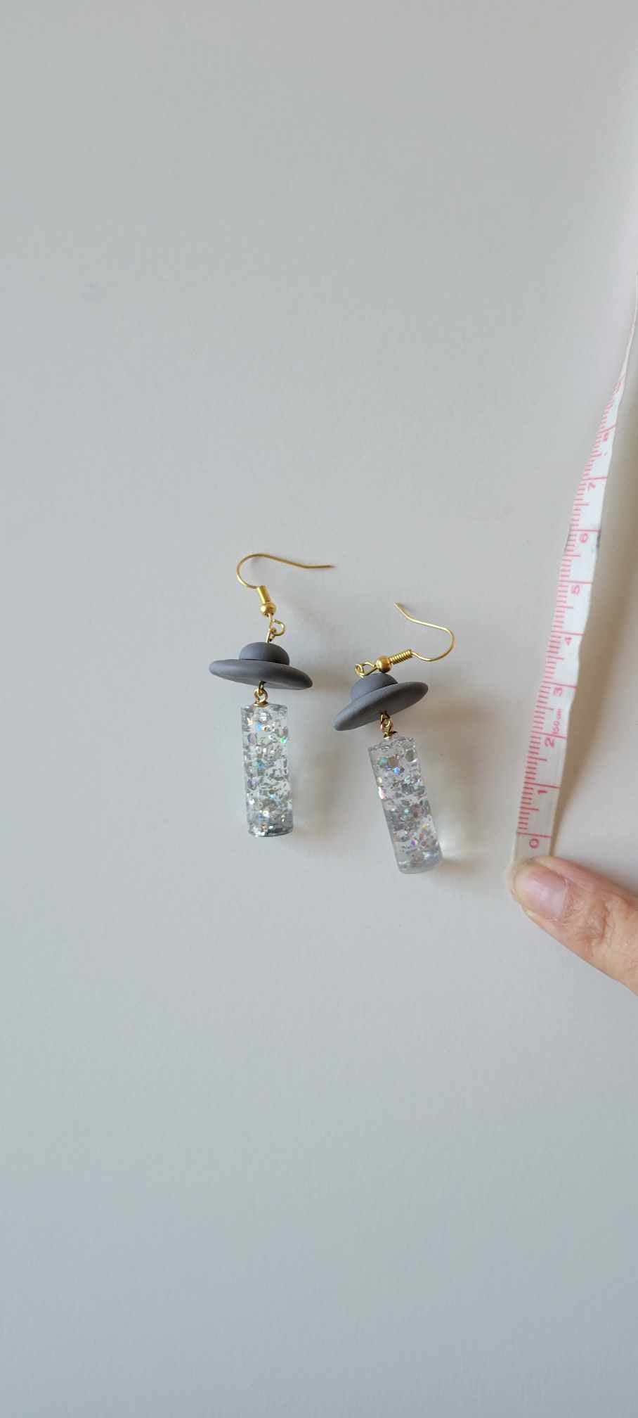 (New) UFO Earrings | Gray