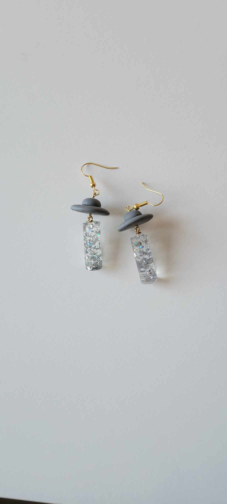 (New) UFO Earrings | Gray